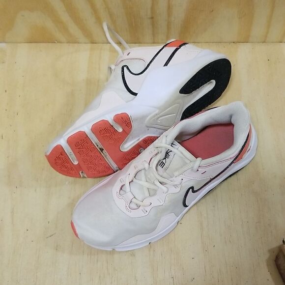 NIKE Womens Legend Essential 2 Shoes Sneakers Running sz 8 - Picture 4 of 9